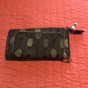 Angela Adams Geometric Print Zippered Brown Clutch Wallet